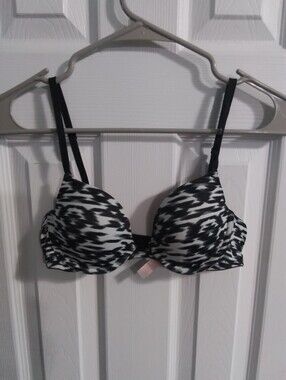 Pink Victorias Secret Black & White Patterned Push-Up Bra